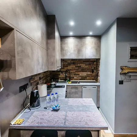 Διαμέρισμα Happiness With Terrace. *