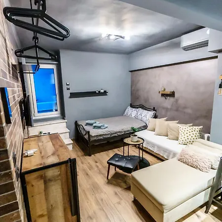 Happiness With Terrace. Διαμέρισμα *