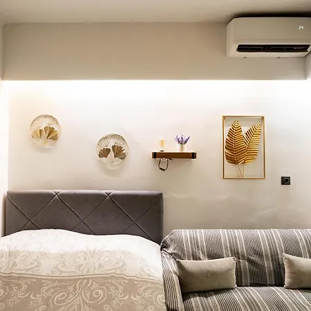 Happiness & Harmony - Mitropoleos Urban Daire