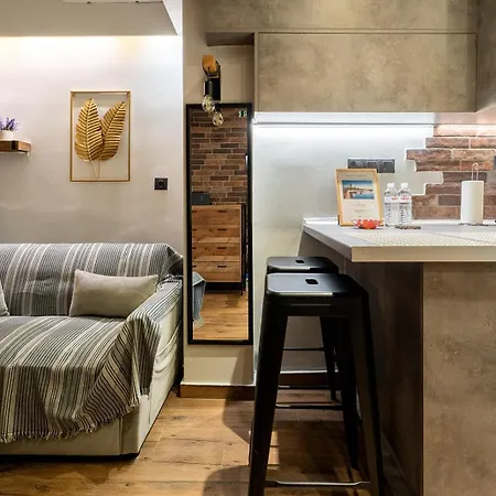 Happiness & Harmony - Mitropoleos Urban Daire *