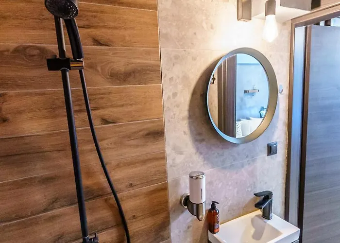 Happiness With Terrace. 塞萨洛尼基